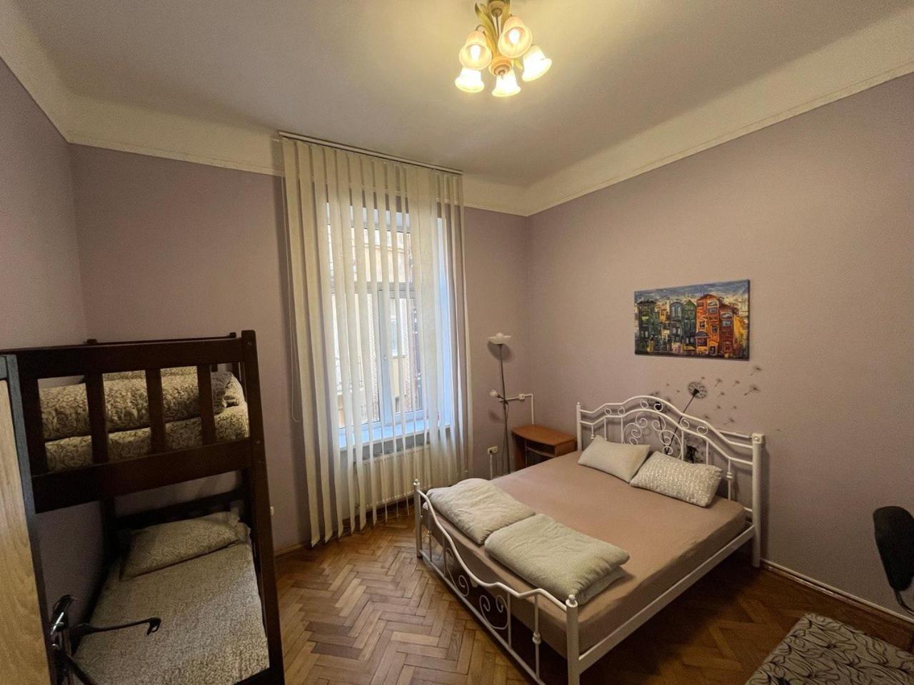 Centrum Hostel Львів Екстер'єр фото