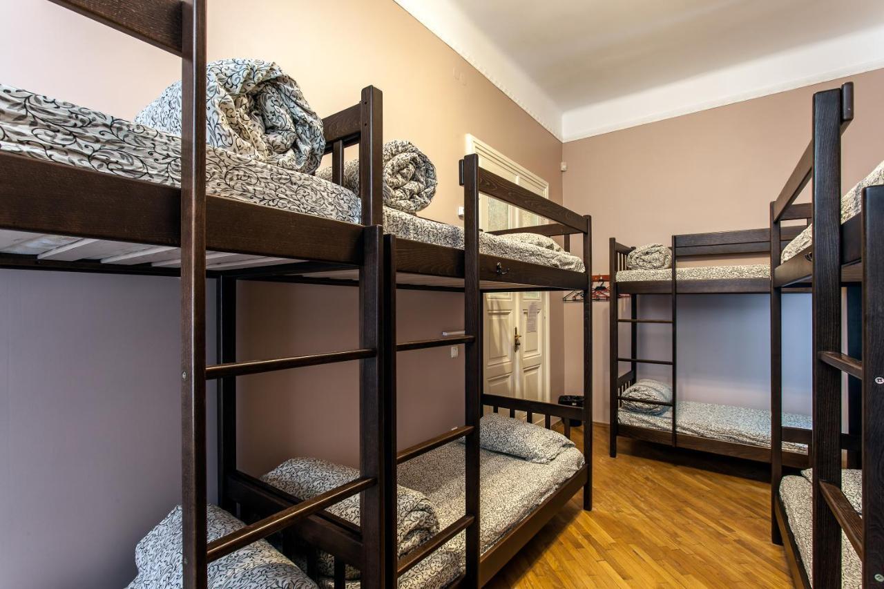 Centrum Hostel Львів Екстер'єр фото