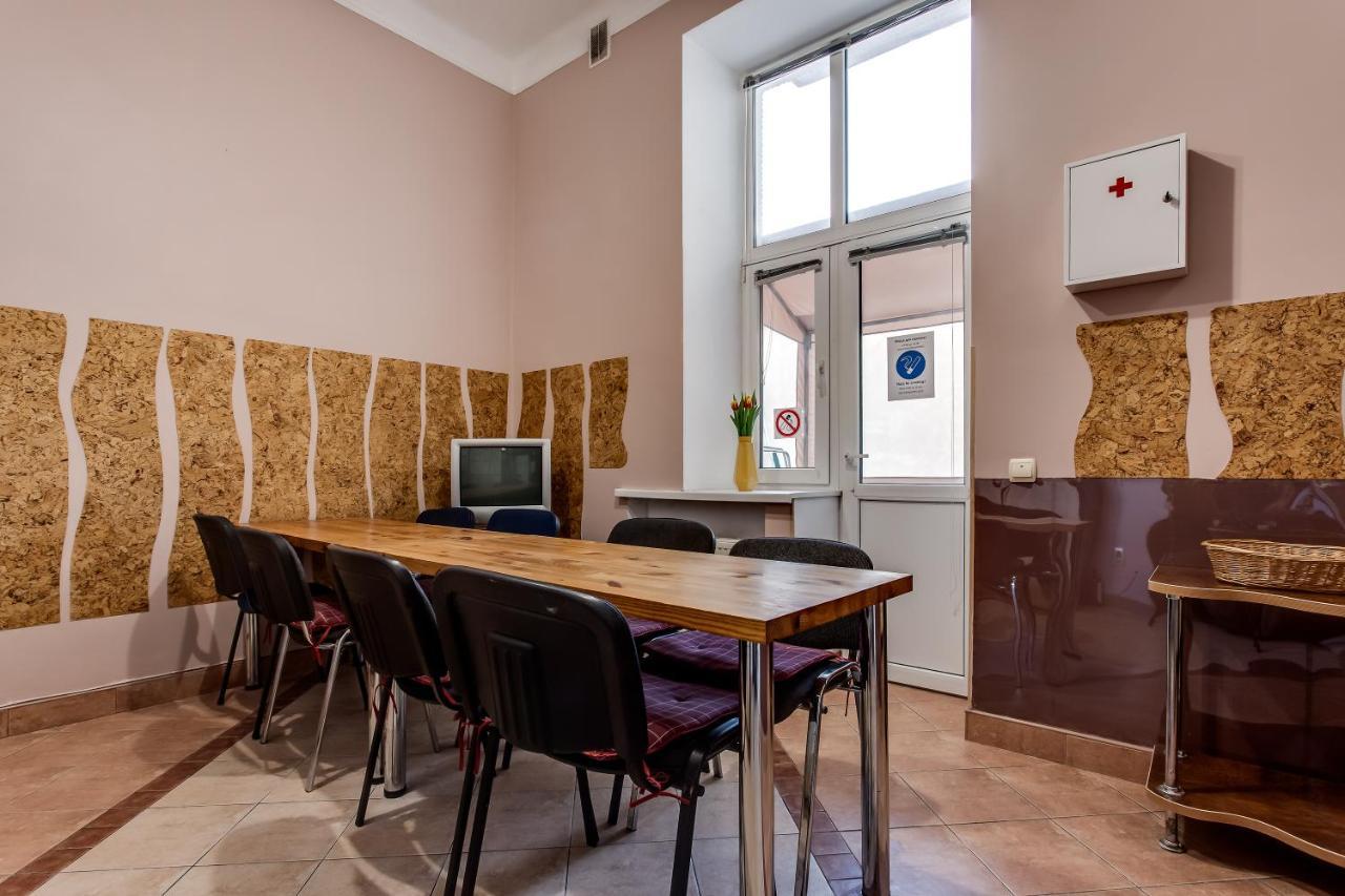 Centrum Hostel Львів Екстер'єр фото