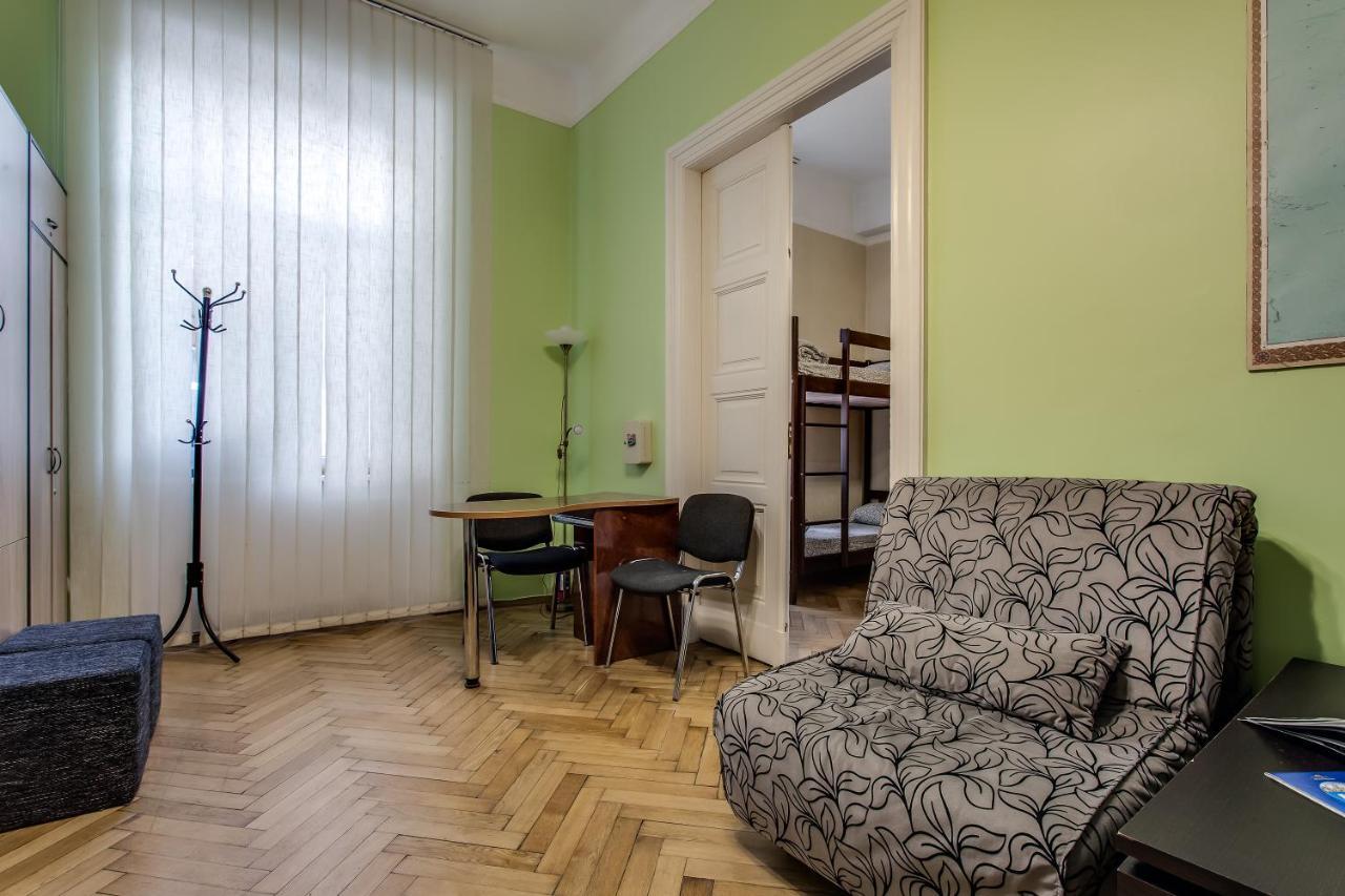 Centrum Hostel Львів Екстер'єр фото